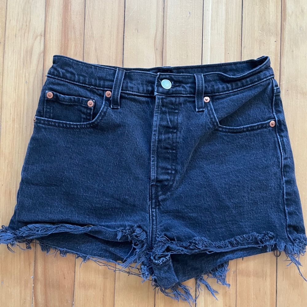 Levi's Ribcage Shorts Black Denim High Waisted Frayed Hem Size 28